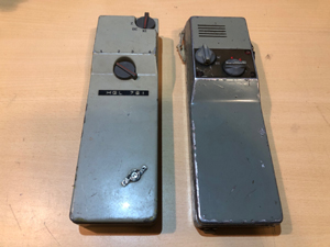 BRG FM05-165 kézirádió, korai széria példányai, 1970 és 1973 összehasonlítás, távoli felvétel