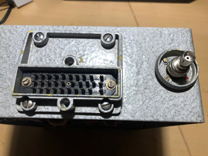 BRG FM10-160 elektroncsöves mobil URH adóvevő, kezelő egységhez tartozó kábel csatlakozó