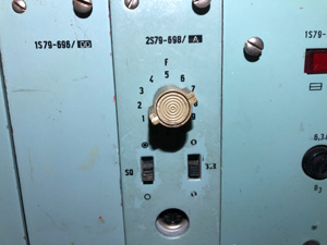 BRG FM201 URH rádió adó-vevő bázisállomás/átjátszó csatornaváltó képe