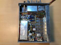 BRG FM302 és BRG FM304 URH mobil adó-vevő, teljesen félvezetős, modern technológia, korszerű fejlesztés, belső nézet, vevő egység, felülnézet