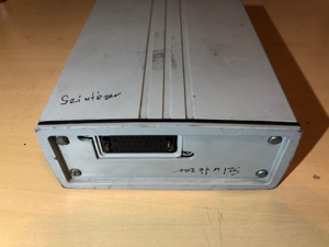 BRG TR301-160, szintézeres, EPROM-vezérelt, mobil URH rádió adó-vevő, BRG Rádiótechnikai Rt. Salgótarján