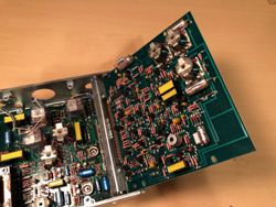 BRG VHE330 vonalhosszabbító URH adó-vevő egység, előfizetői állomás