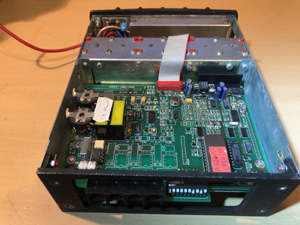 BRG VHK330 vonalhosszabbító URH adó-vevő egység, központi állomás