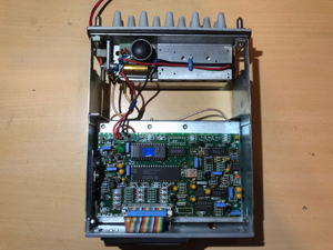 MultiCom Kft. által gyártott MCR2301 adó-vevő a BRG FM301 kiváltására