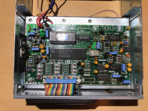 MultiCom Kft. által gyártott MCR2301 adó-vevő a BRG FM301 kiváltására